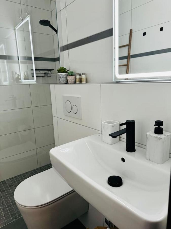 Klassen Stay - Design Studio In 11 Etage - Tolle Aussicht - Sauna, Pool - Netflix Lahnstein Eksteriør billede